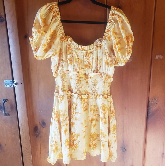 Sabo Skirt yellow floral dress- size medium - Picture 3 of 4